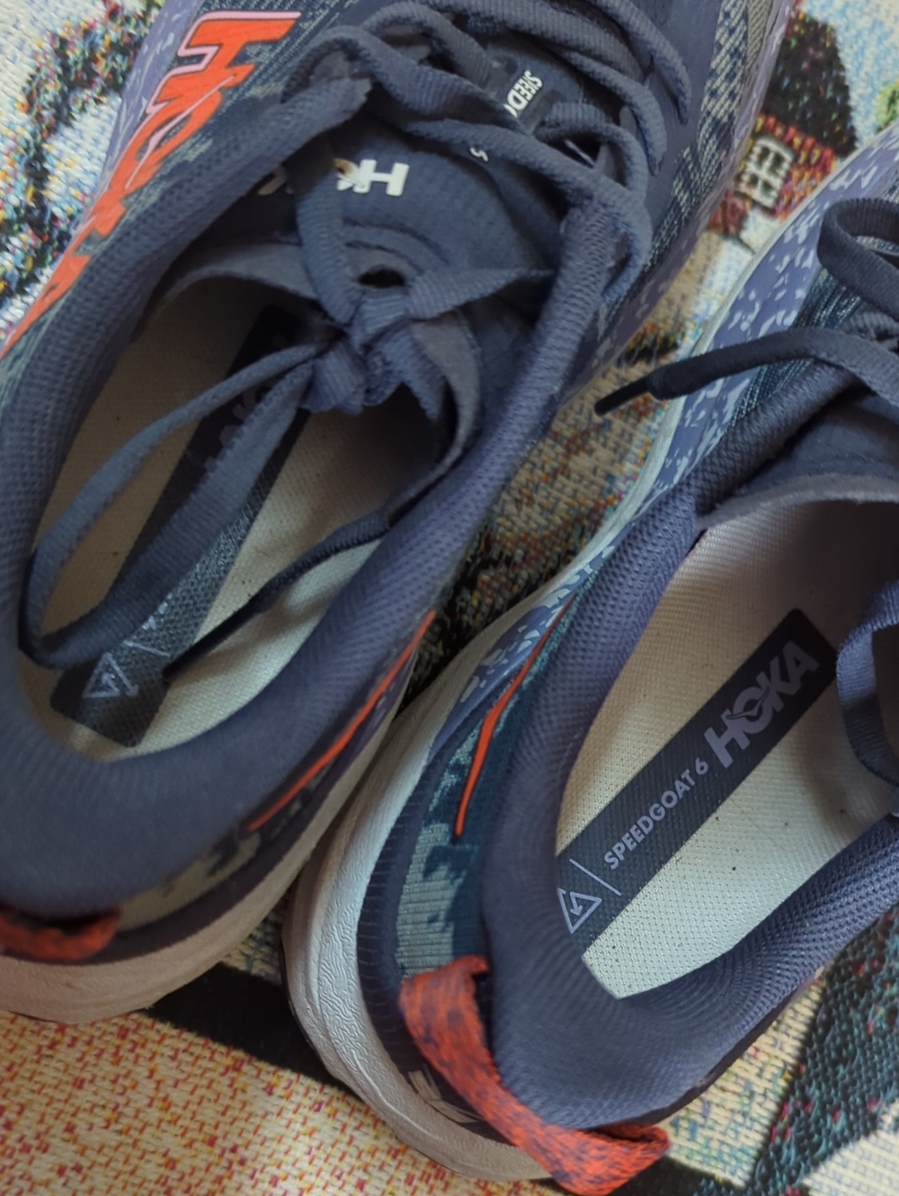 Hokas - Picture 3 of 8